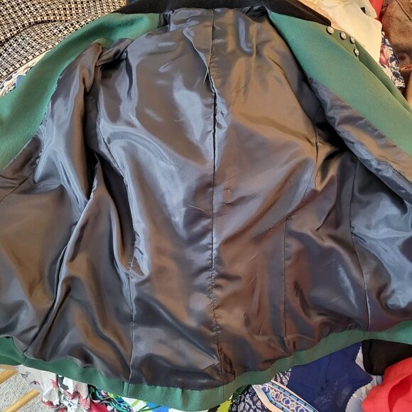 Vtg Beautiful Green Blazer With Detailed Buttons And Velour - Picture 8 of 11